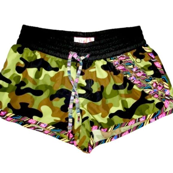 OP pacific, camo plus ruffle shorts, size Junior large - Picture 1 of 7